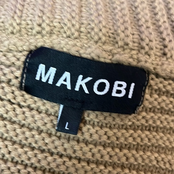 MAKOBI SWEATER - Picture 7 of 8